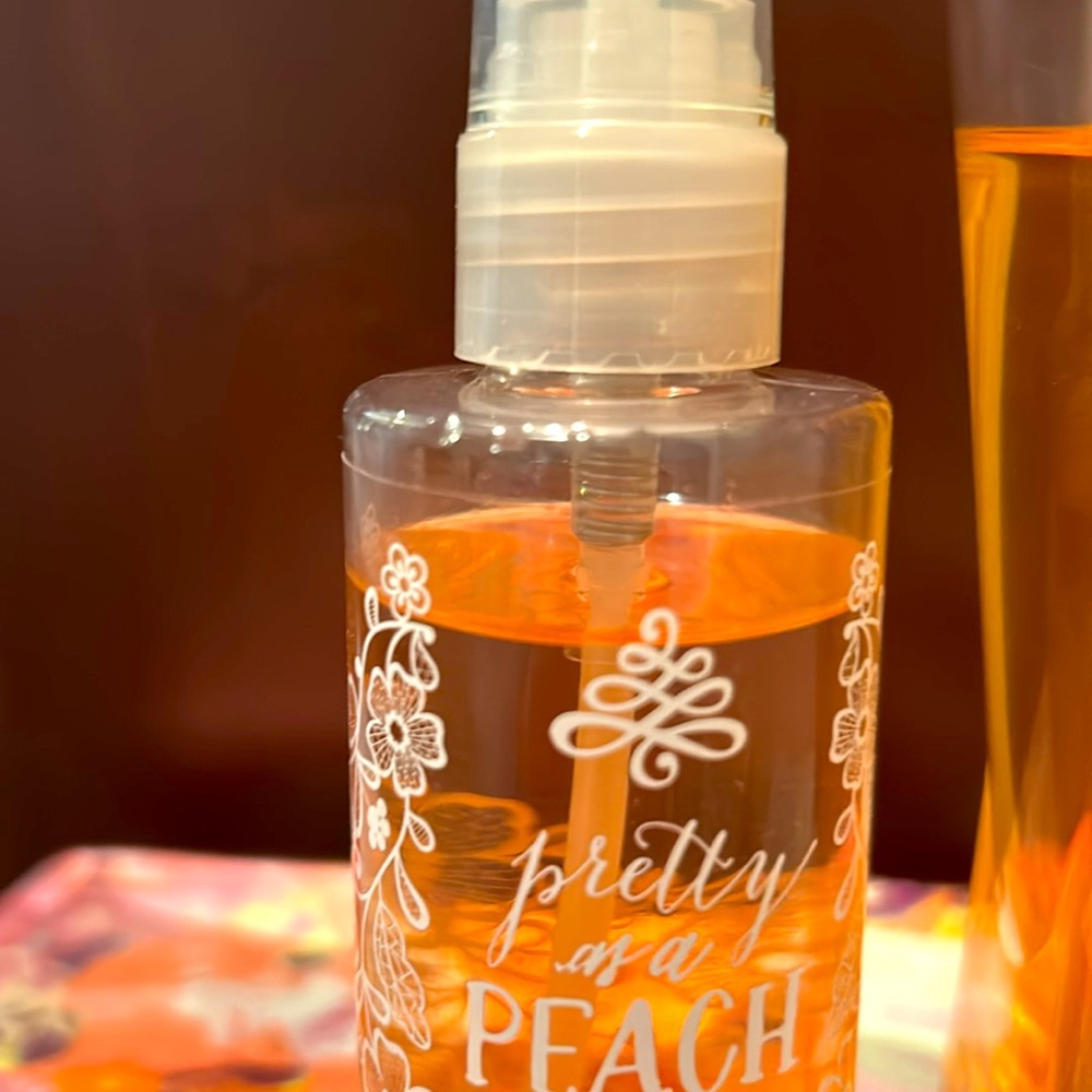 Sweet Cinnamon Pumpkin & Pretty as a Peach Fine Fragrance Body Mist by Bath&Body - Picture 3 of 3
